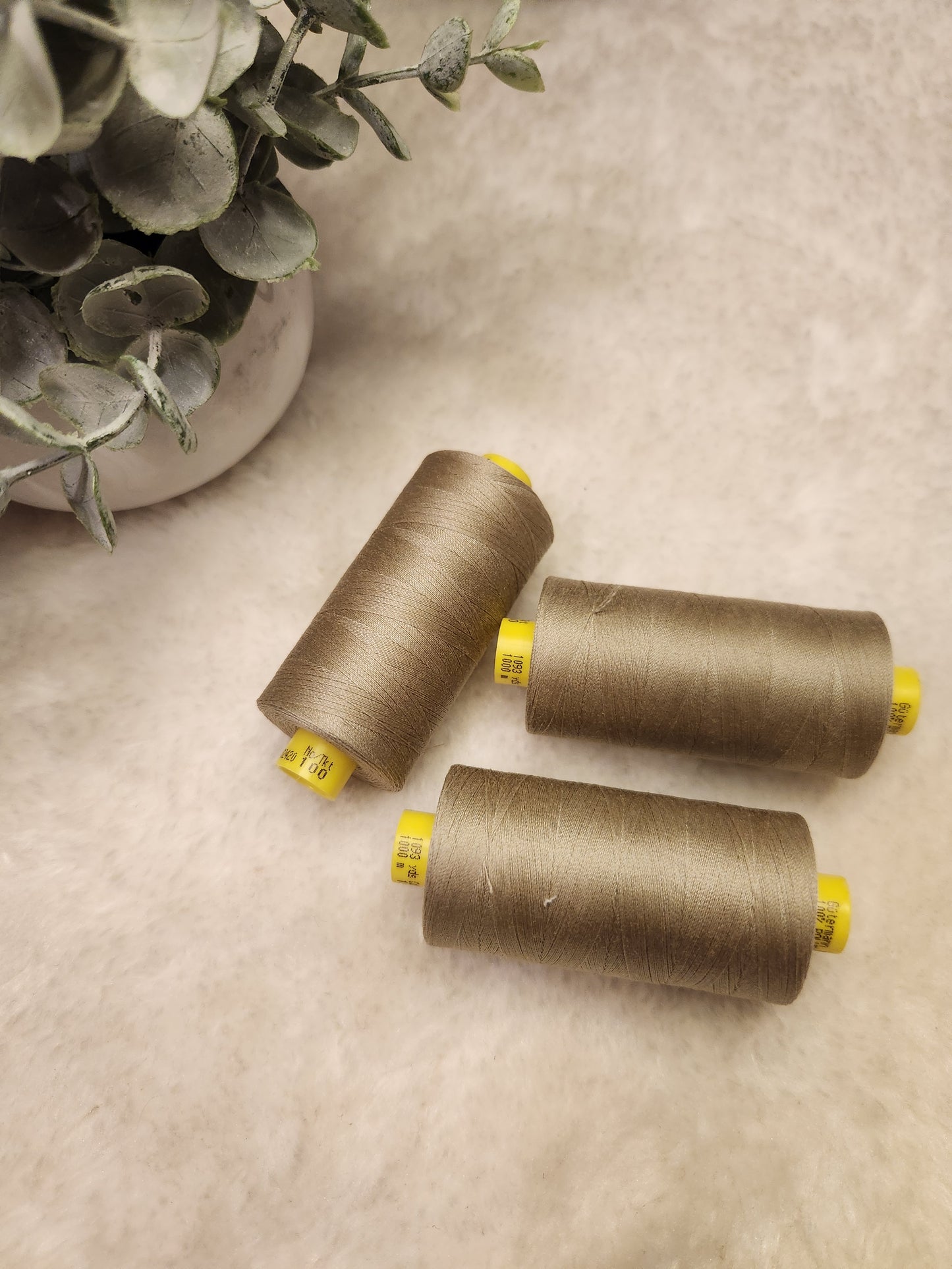 Gutermann Mara Poly Thread - 1,093 yards