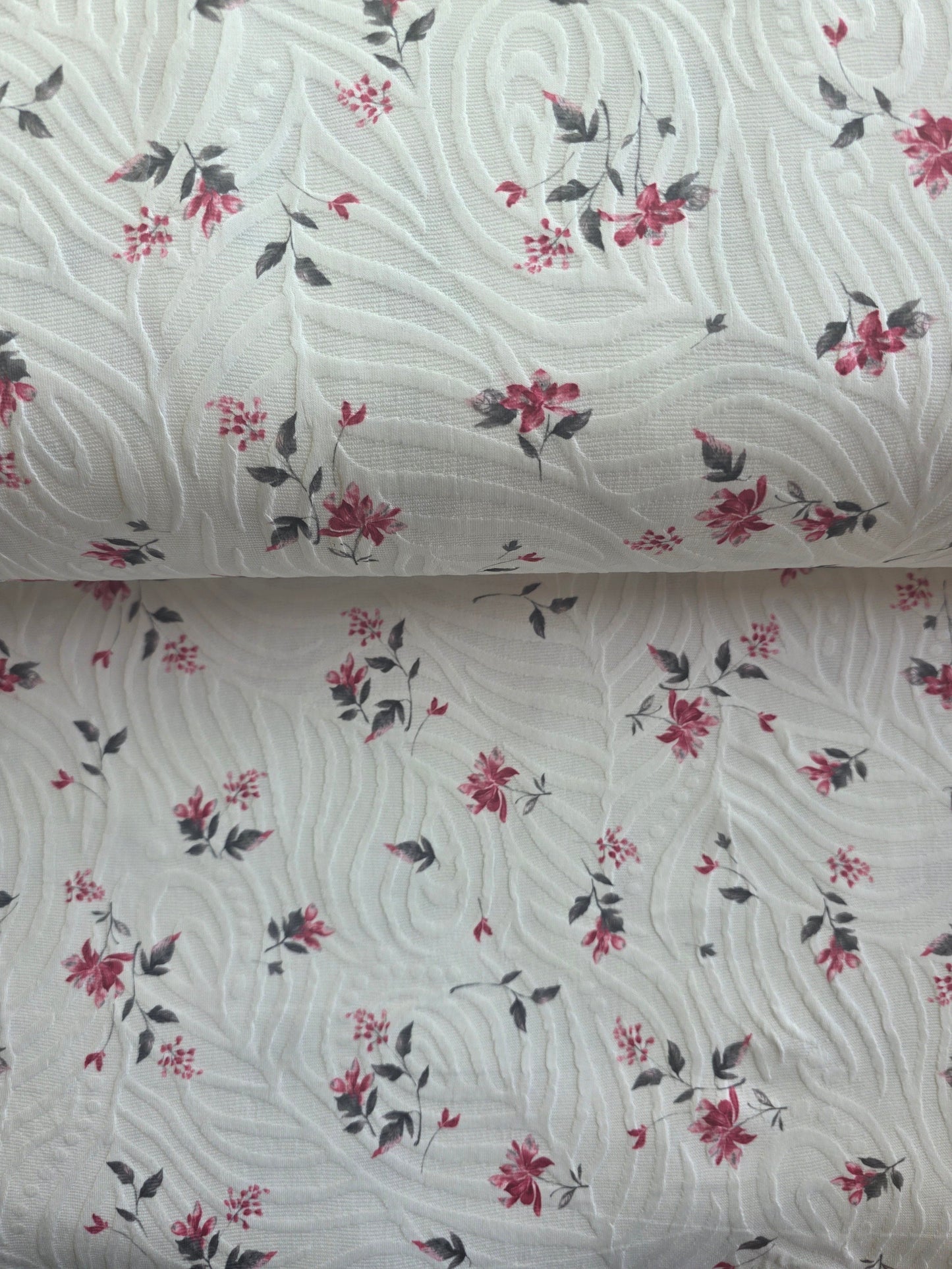 Red & White Floral Jaquard Knit