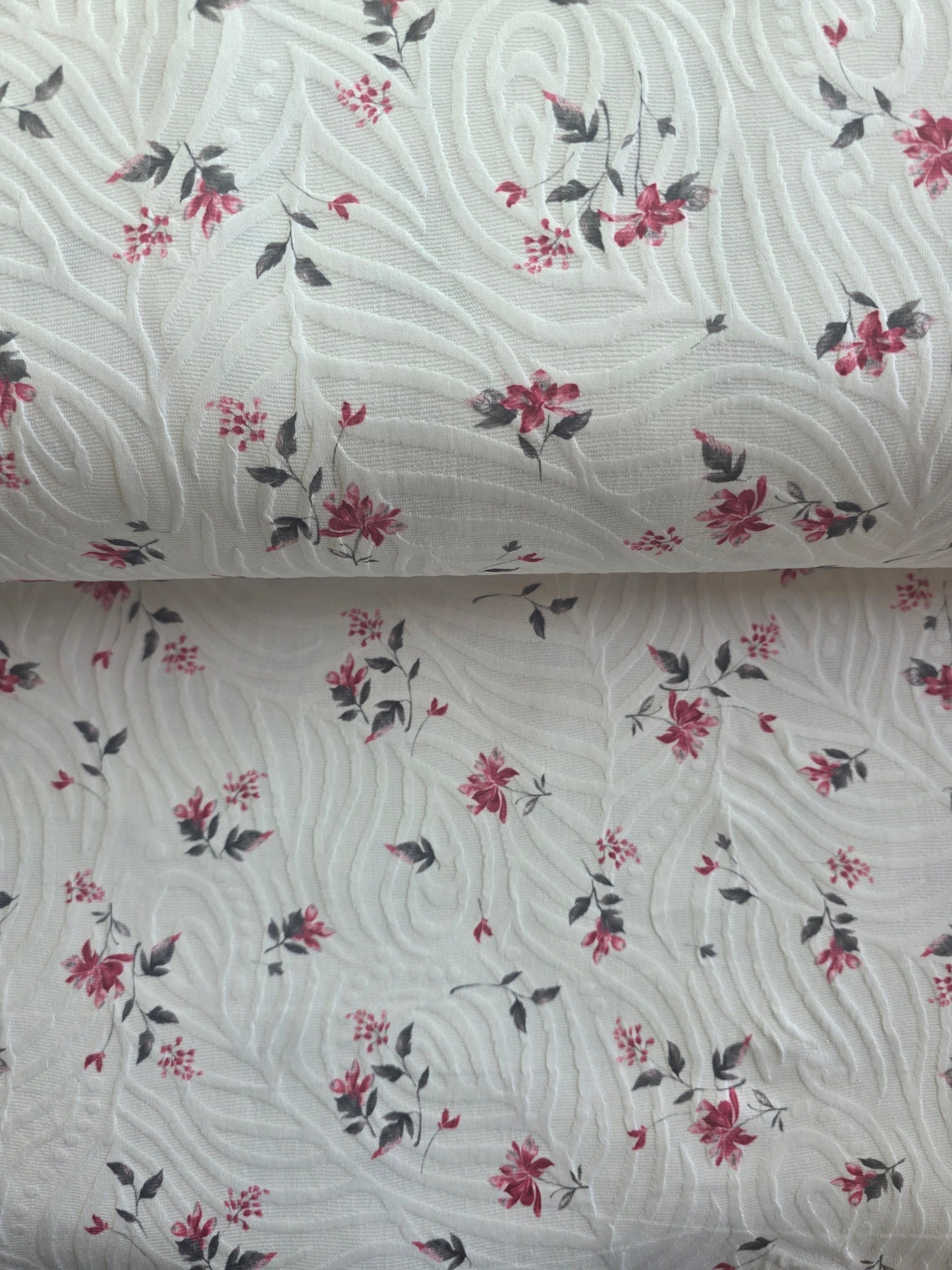Red & White Floral Jaquard Knit
