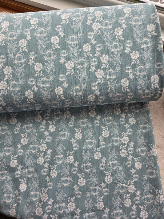 Sea Green Vintage Lace Floral Pineskin