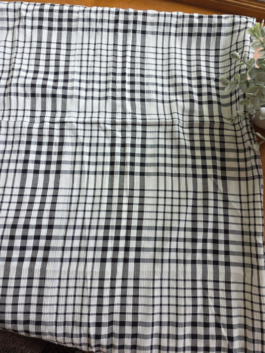 Lois 2 | Sold By The Half Yard